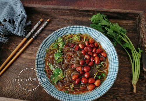 美食精选：酸辣粉，自己在家做，酸辣开胃，5分钟搞定