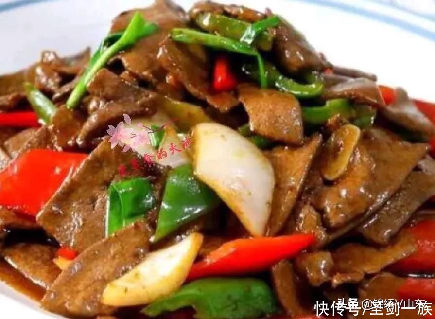 简单又好吃的爽口的下饭菜，鲜美开胃，端上桌都抢着伸筷，秒光！