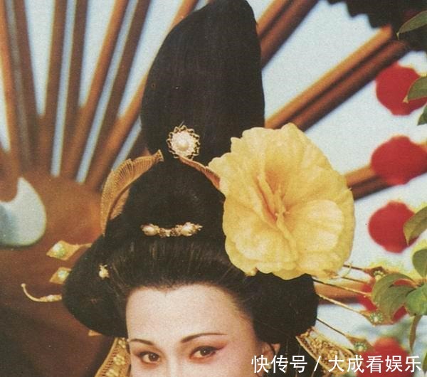 牡丹花|“人间牡丹花”林芳兵增肥50斤，神还原140斤丰腴美杨贵妃