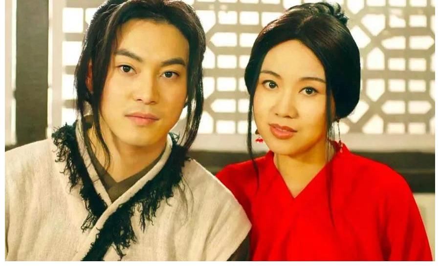 少年派|闫妮、张嘉益献唱“十四运”震撼全场，网友：接地气才是好演员