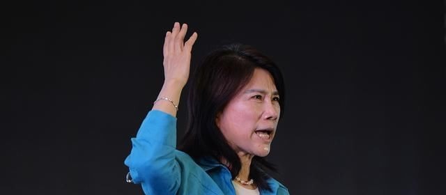 董明珠|撒贝宁问董明珠:我去格力公司上班吗?董明珠耿直回应获网友大赞