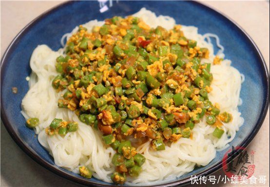 面条|把豆角切成丁,打入2个鸡蛋,我家一周吃5次,实在太香了