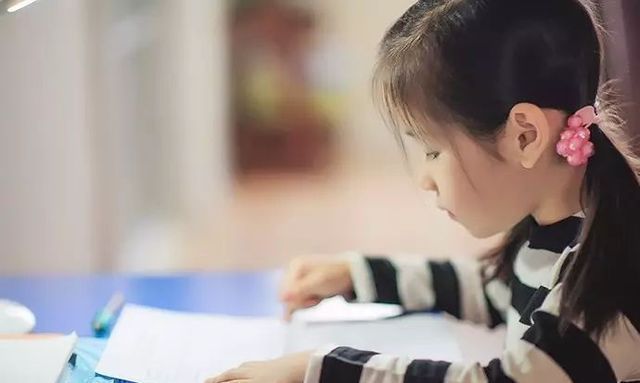 打骂|“妈,我不想学了”三流父母打骂,二流父母谈硬逼,一流父母……