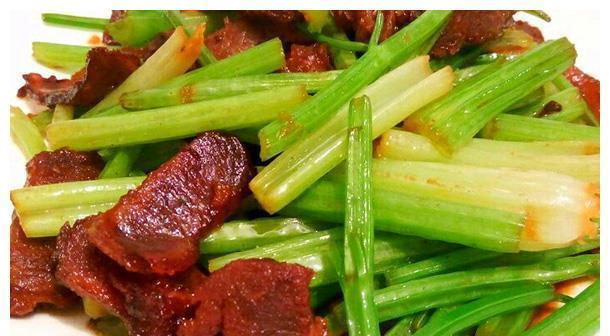 芹菜|9月降温孩子疯狂跑步运动想减肥,多吃清爽菜,开胃减肥瘦身