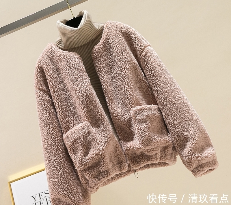 建议大家!穿羊羔毛不要配阔腿裤,土!今冬流行这么穿,超减龄