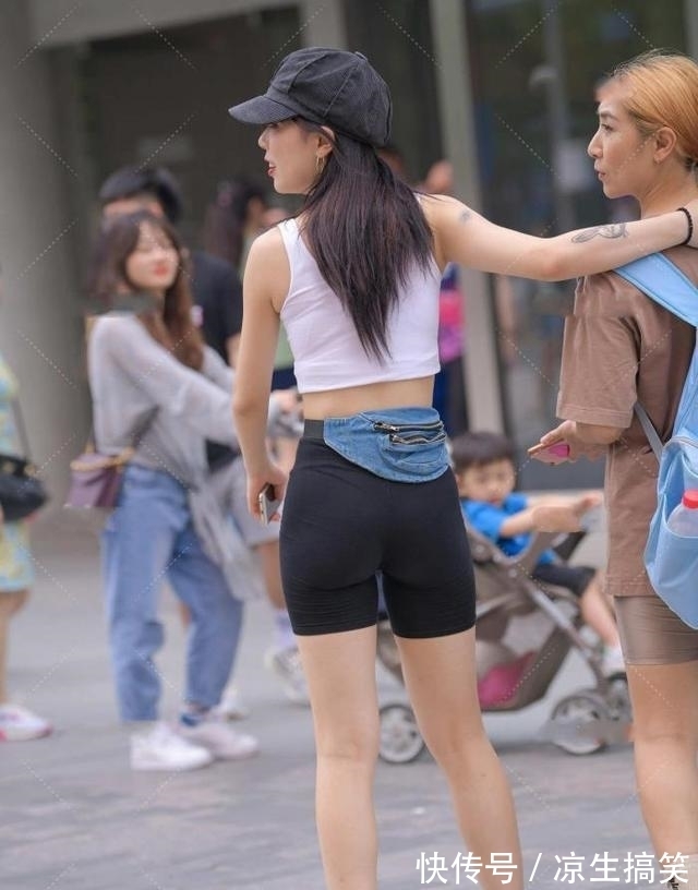 青春 简朴朴素的穿搭,彰显青春迷人气质