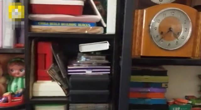 年代感!他花70万收老物件,房内摆满年代感玩具物件,男子:也没花太多