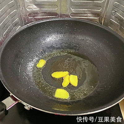 冬天的的味道，简单易做的清炒鹅肠不用烤箱照样能做