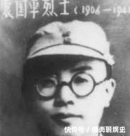 听了这首歌,两位老人精神一振他们唱着歌来了