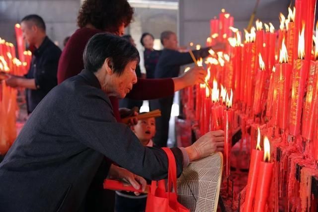 清明|清明扫墓“前三后四,左五右六”,是迷信吗?专家:不听会吃亏