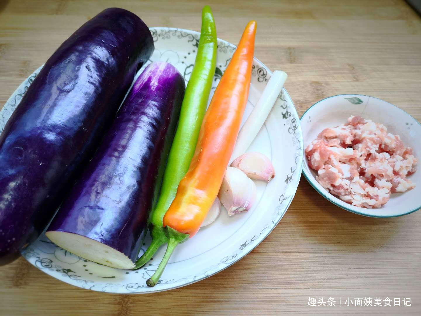 炒茄子时,先放油就大错特错了,多加一步,茄子不吸油还软嫩!