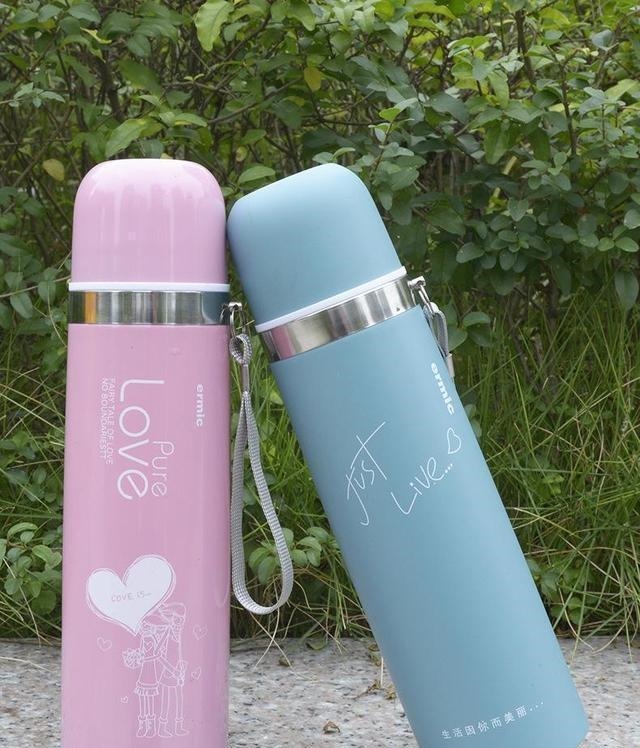 家长|央视曝光“夺命杯”!装入热水后倒出的却是毒水,家长们还需注意