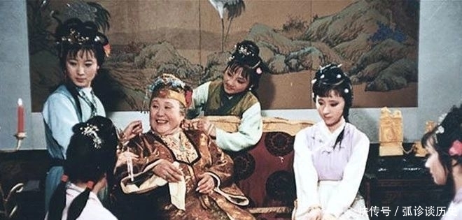 描写|从林黛玉进贾府,看荣国府的富贵气象