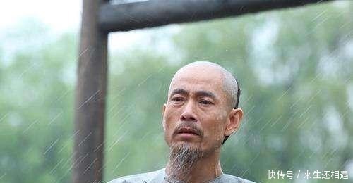 经典|师兄一上联“白蛇过江,头顶一轮红日”,下联经典极了