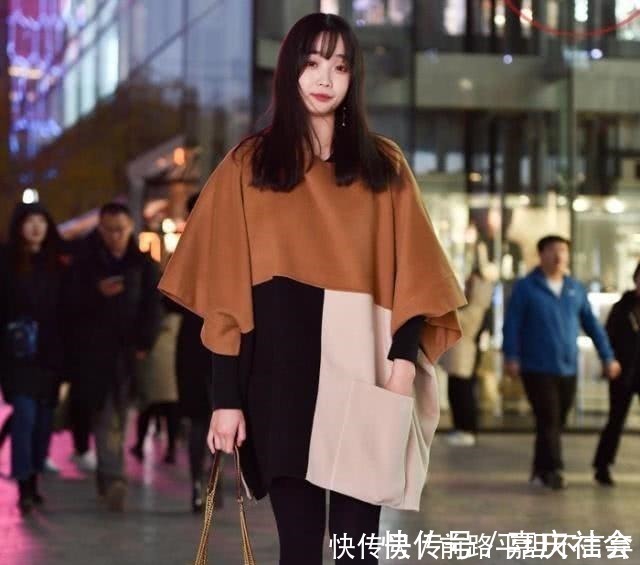 青春|帅气打底裤彰显青春的魅力,可以展现一种清新自然的美丽!