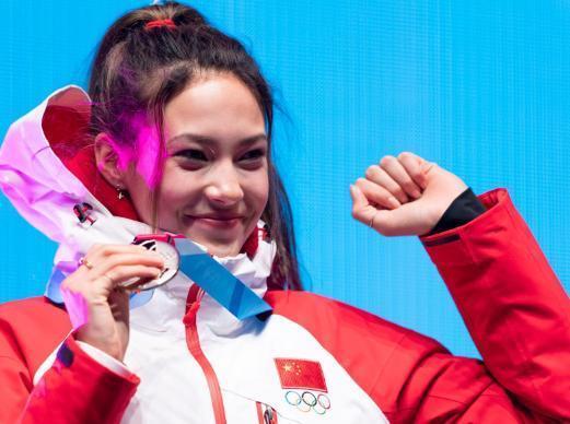 朱婷|放弃美籍入中籍,2年不到夺得10金3银,如今已成中国队的主力