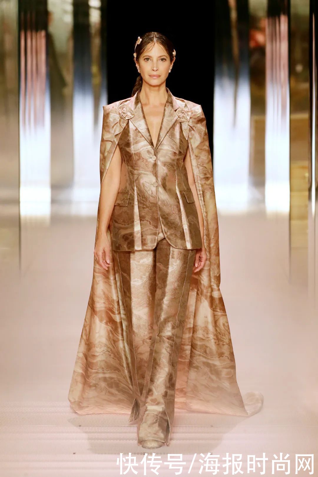 高定周｜打开FENDI这本，关于家人、关于爱的浪漫手册