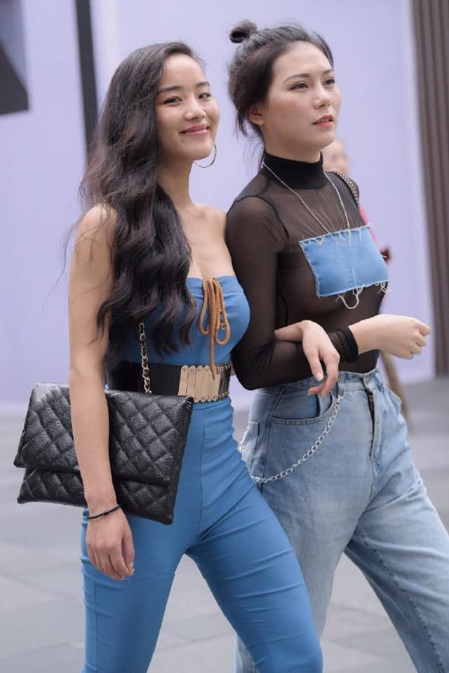 小姐姐|街拍美女:小姐姐的“补丁衫”火了,前卫又吸睛,妥妥的时髦精