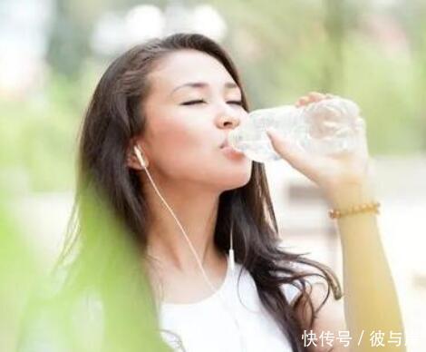 3个预防痘印的方法!及时做好,不用为痘印问题困扰