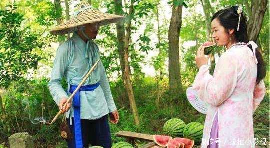 西瓜|乾隆出游,吃西瓜时得一上联,瓜农对出下联,乾隆赶紧杀了瓜农!