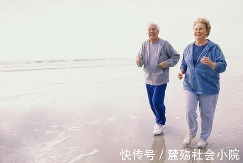 寿命|走路的快慢能预测寿命?60岁以上的老人,这样走路才有利于长寿