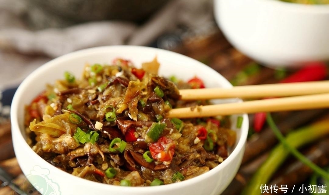 做茄子, 农村妈妈的妙招, 只用几滴油, 好吃得不行不行的!