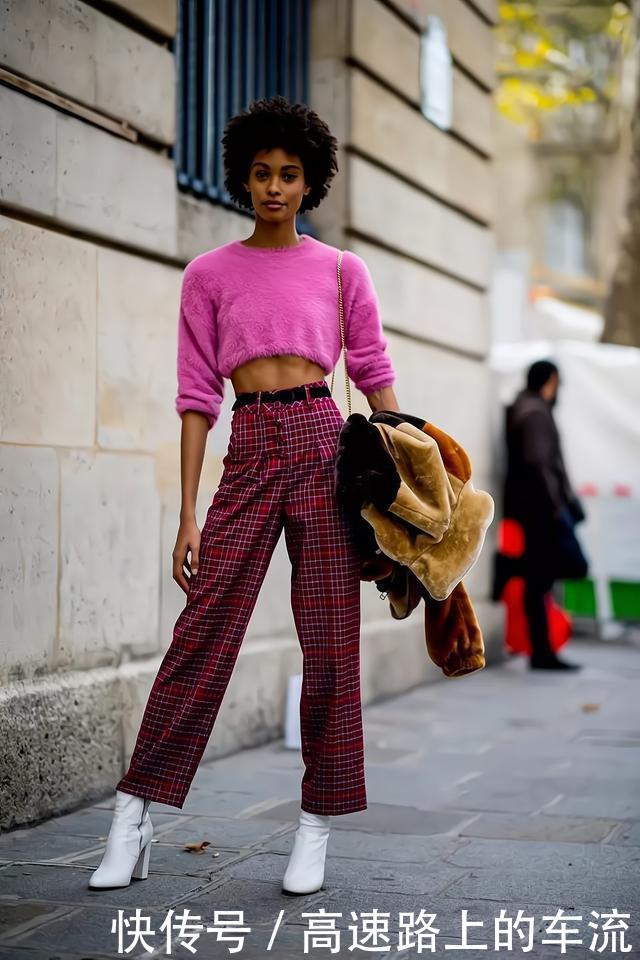 秋天针织衫怎么穿才好看学学这几招搭配法则，时髦高级又显瘦