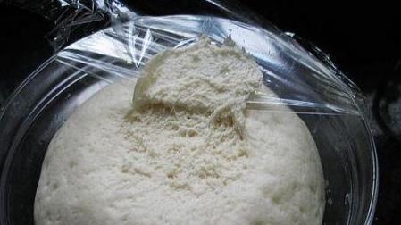 天冷发面不要只会用酵母,再加2样,15分钟发满盆,暄软又好吃