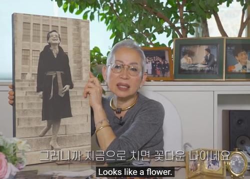 女人要体面活！68岁姥姥口红只用豆沙色，白衬衫必须搭珍珠项链