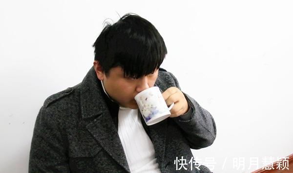 热水泡脚|男性注意:再忙也要做好3件事,少做2件事,坚持下来胜过吃补品