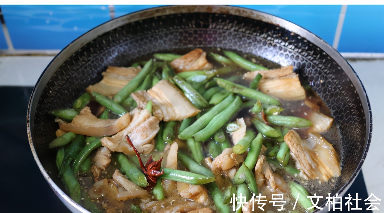 鸡肉|这菜一年到头都能吃到，钙含量是鸡肉的7倍，家家都能吃得起