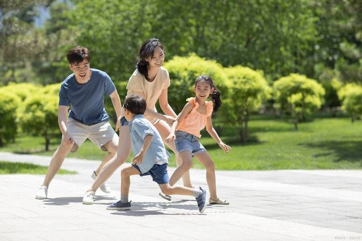 性别|妈妈该不该带儿子进女更衣室？性别意识“可以不做，不能做错”