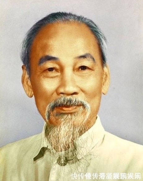 春联#胡志明上台后废除汉字,连春联也用字母写,唯独这个汉字没有改