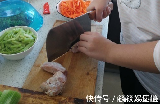 好吃|炒瘦肉时,记住4个小技巧,不管炒啥肉都好吃,嫩滑美味