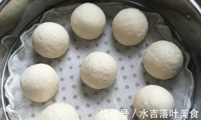 为什么自己蒸的馒头总是不光滑多半有3个原因，教你正确做法！