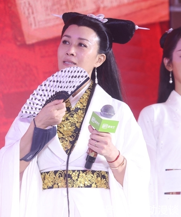 白娘子|那英cos白素贞,无美颜高清照片超彪悍,网友:为了节目太拼了