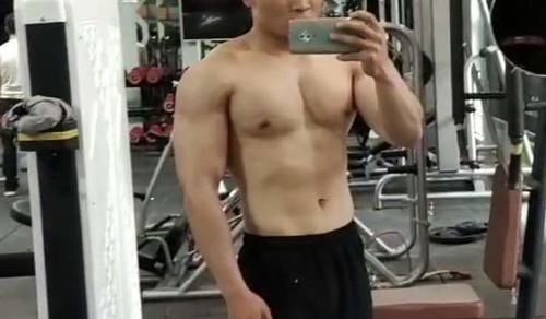 体脂|为啥有些人卧推重量很大,但是胸肌一般般?老师傅帮你分析分析