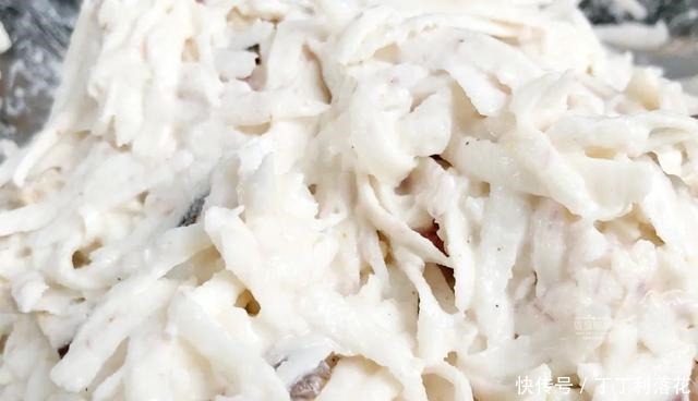 芋头糕|闻着香就被馋醒了!这早餐做一次能吃一周,早上几分钟搞定!