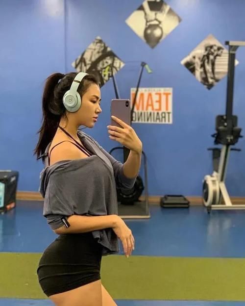 夜店|夜店女王“大象腿”成功抢镜遭女性批丑，却被几十万直男誉为“性感美丽的化身”