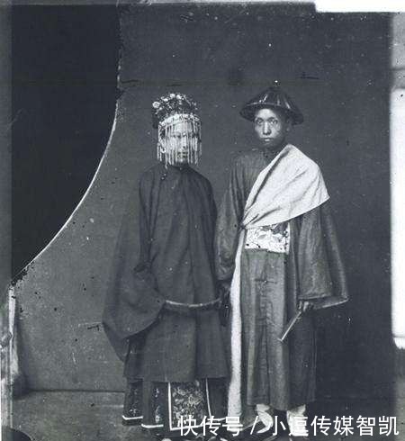 头饰|百年前晚清夫妻照,大多面无表情,国色天香的婉容太显眼
