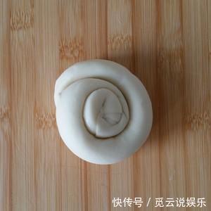 烫面油饼好吃又简单,你肯定喜欢,这里教你怎么做