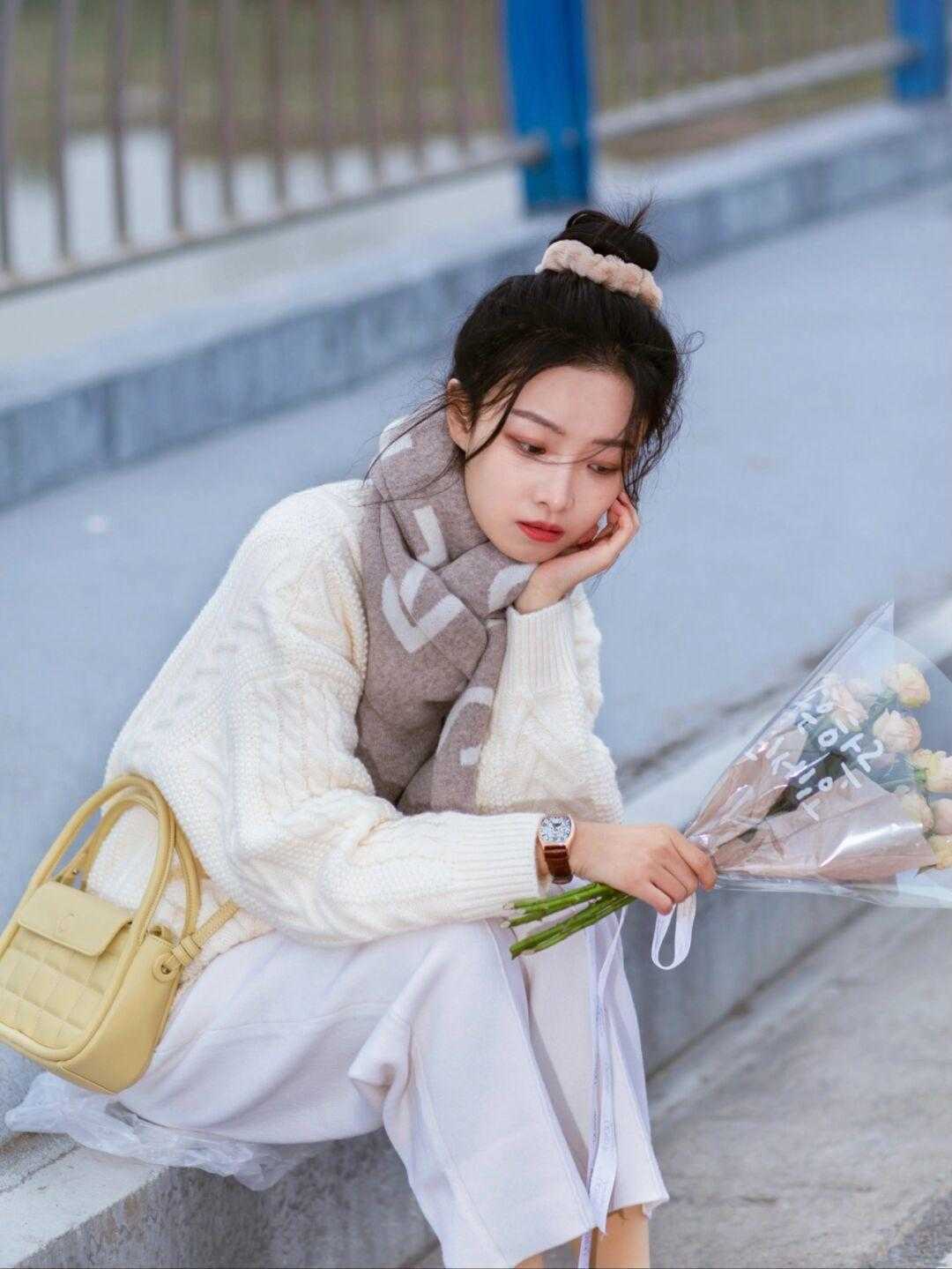 保暖|初冬的围巾如何戴,别显土气又难看了,几个技巧让你更时尚?