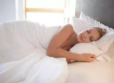 长时间|腿脚抽筋可不是缺钙那么简单，还可能跟这几个因素有关！