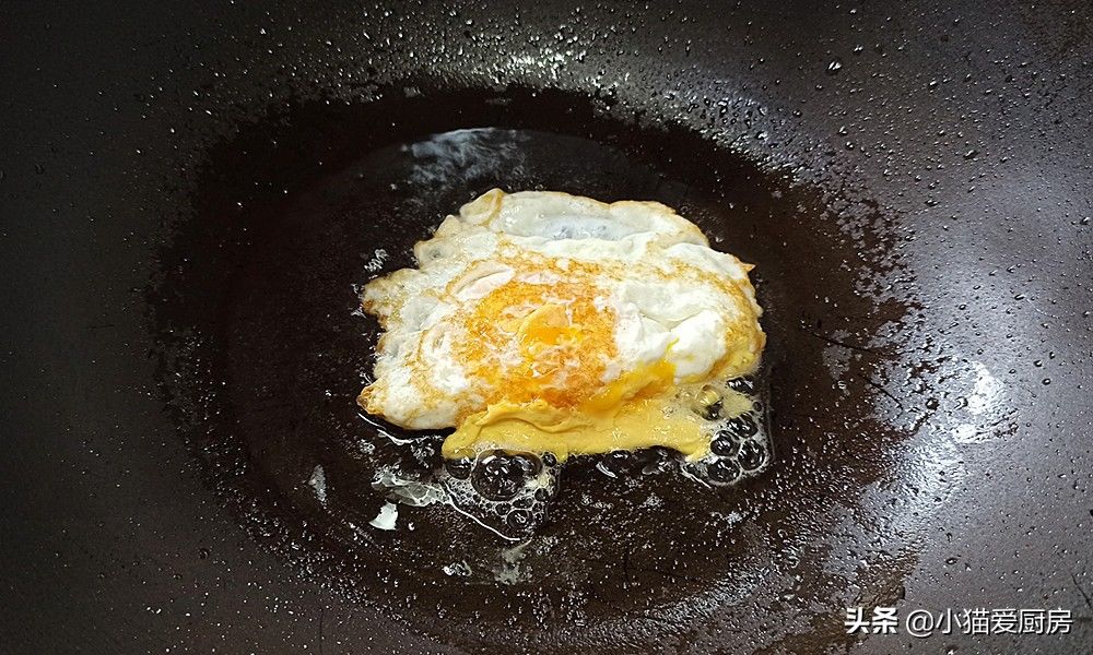 教你白菜豆腐汤的做法，成菜汤白味浓比吃肉还过瘾，制作还简单