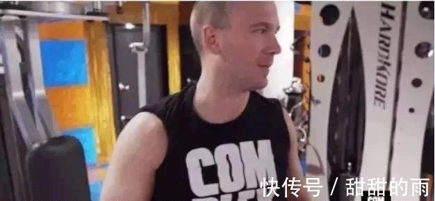 饮食|作死小伙挑战巨石强森5000卡饮食,结果吃到吐了