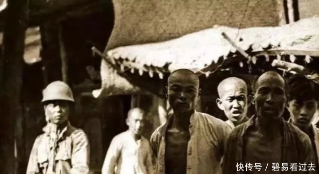 反抗|一个兵押送一群战俘：不要再问“为何不反抗”的蠢话