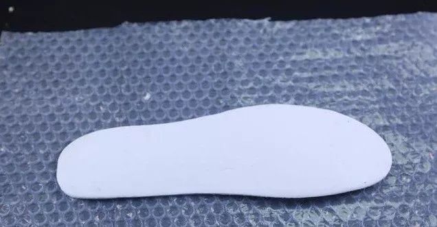 快递里的“气泡垫”别扔啦！放卫生间、厨房特实用，一年能省不少钱！