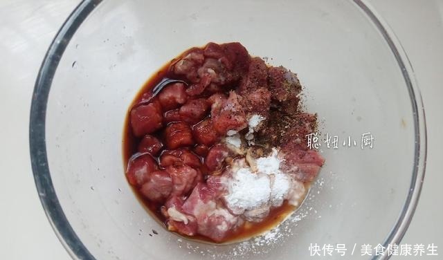 最近孩子最馋这锅饭,饭菜一锅出,省事简单,孩子吃得香,身体棒