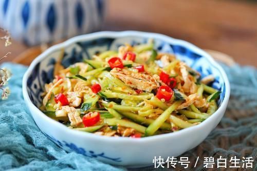 凉拌菜|天热要常吃黄瓜，教你新吃法，有肉有菜清凉爽口，一看就有食欲
