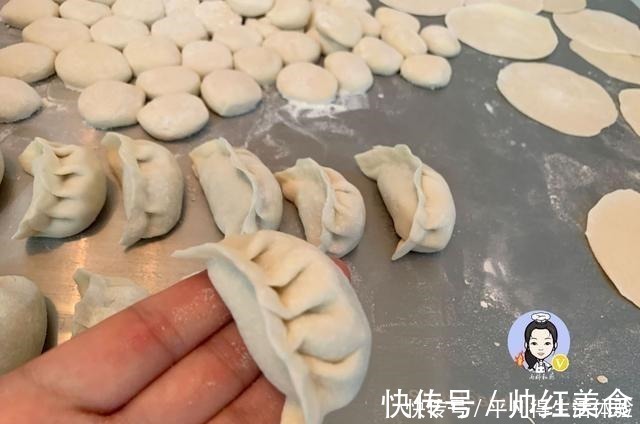 饺子|孩子最馋这馅的饺子,端上桌,三五几下就能吃掉一大盘,太香了